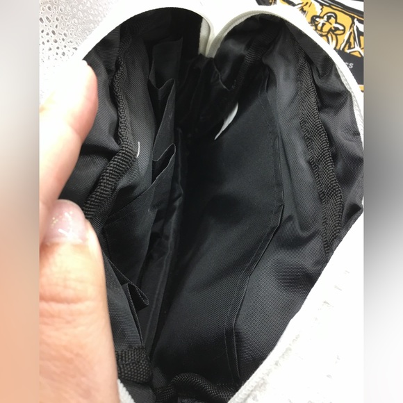 Mrs. Pouch - Picture 6 of 12